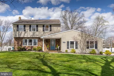 425 Birch Dr, Mickleton, NJ 08056