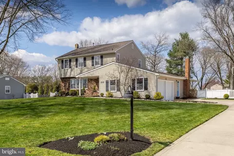 Exterior - 425 Birch Dr, Mickleton, NJ 08056 photo 4 of 10