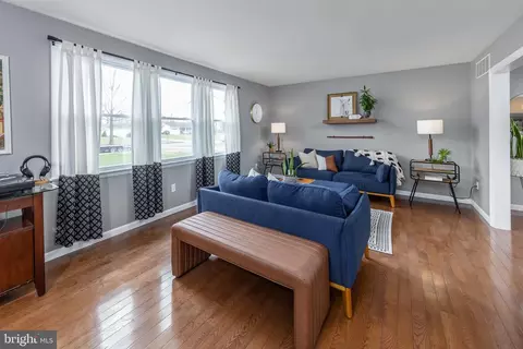 Living - 425 Birch Dr, Mickleton, NJ 08056 photo 1 of 2