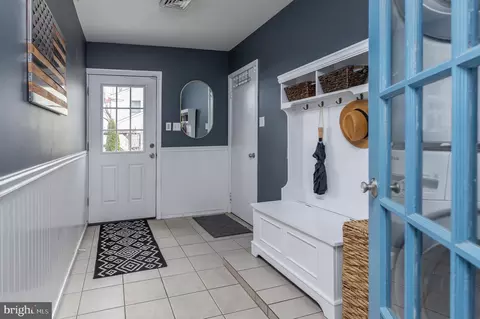Entry Way - 425 Birch Dr, Mickleton, NJ 08056 photo 3 of 3