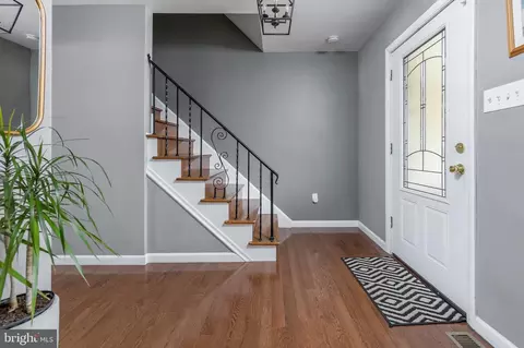Entry Way - 425 Birch Dr, Mickleton, NJ 08056 photo 1 of 3