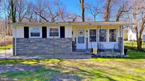 34 Gilbert Ave, Westville, NJ 08093