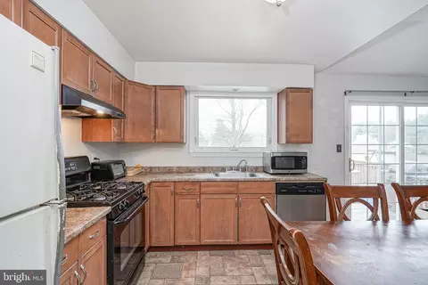Kitchen - 507 Birch Ave, Pitman, NJ 08071 photo 2 of 2