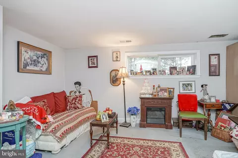 Living - 507 Birch Ave, Pitman, NJ 08071 photo 1 of 4