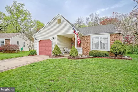 23 Pinecrest Dr, Woodbury, NJ 08096