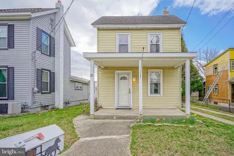 31 Mechanic St, Bridgeport, NJ 08014