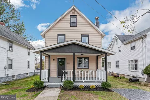208 Monument Ave, National Park, NJ 08063