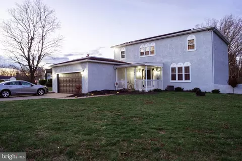103 English Oak Dr, Blackwood, NJ 08012