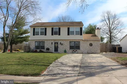 400 Debra Dr, Williamstown, NJ 08094