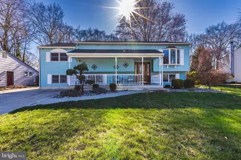 1406 Saint Matthews Dr, West Deptford, NJ 08093
