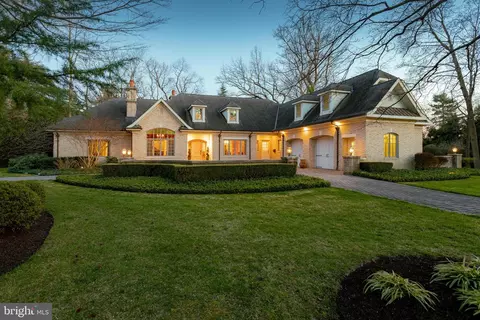 511 E Rugby Pl, Woodbury, NJ 08096