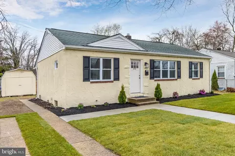 806 Crozier Ave, National Park, NJ 08063