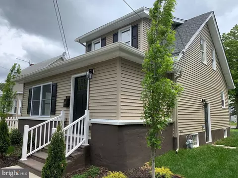 645 N Delaware St, Paulsboro, NJ 08066