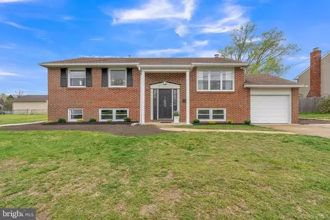 105 Alfred Ave, Glassboro, NJ 08028