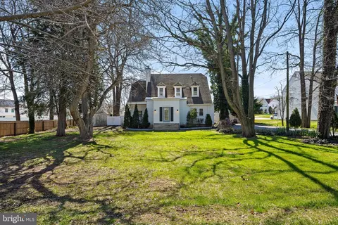 504 Fish Pond Rd, Glassboro, NJ 08028