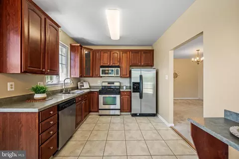 14 Pelican Pl, Thorofare, NJ 08086