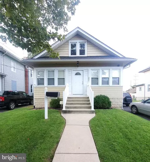 221 Woodbine Ave, Westville, NJ 08093