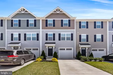 82 Burr St, Williamstown, NJ 08094