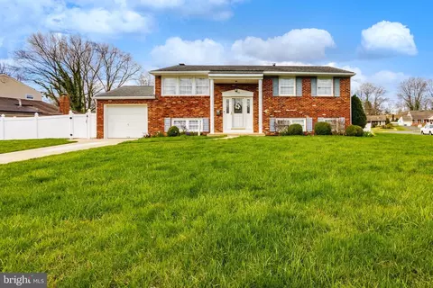 800 Ellis Jones Rd, Turnersville, NJ 08012