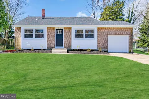23 Woodbrook Rd, Blackwood, NJ 08012