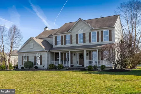 401 Hancock Dr, Mullica Hill, NJ 08062
