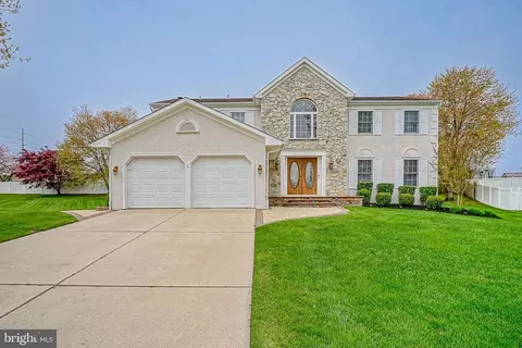 7 Trafalger Ct, Sewell, NJ 08080