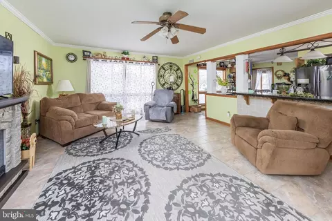 Living - 713 Cedar Ave, Pitman, NJ 08071 photo 2 of 3