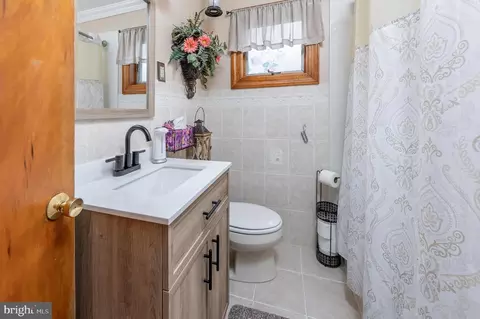 Bath - 713 Cedar Ave, Pitman, NJ 08071 photo 1 of 2