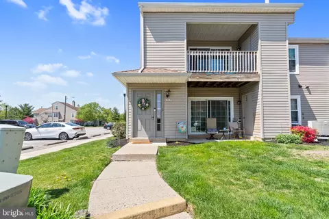 202 Firethorne Ct, Sewell, NJ 08080