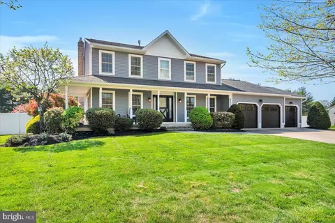 6 Rainbow Dr, Sewell, NJ 08080