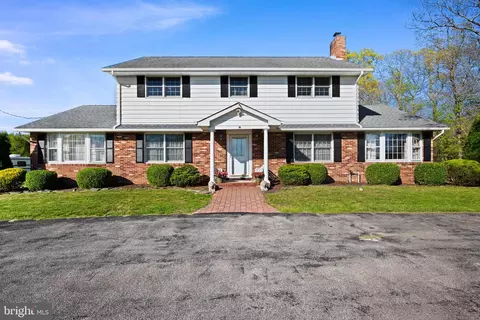 214 Tuckahoe Rd, Vineland, NJ 08360
