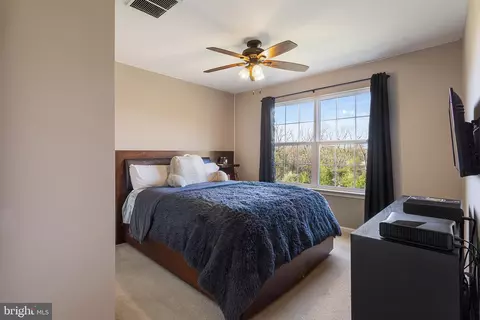 Bedroom - 90 Eagleview Ter, Mount Royal, NJ 08061 photo 5 of 6