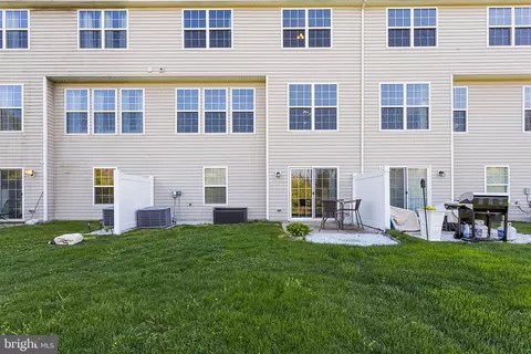 Exterior - 90 Eagleview Ter, Mount Royal, NJ 08061 photo 3 of 8