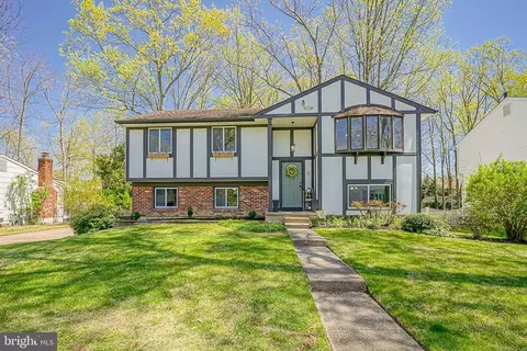 31 White Birch Rd, Turnersville, NJ 08012