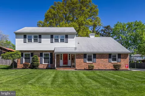 425 Oak Ave, Woodbury Heights, NJ 08097