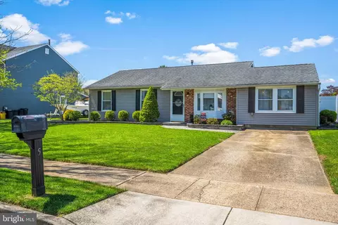 5 Intrepid Dr, Sewell, NJ 08080