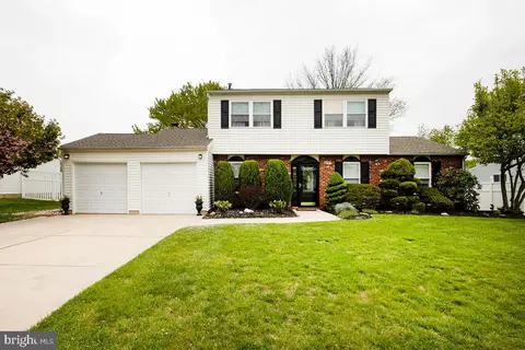 6 Westwood Dr, Sewell, NJ 08080