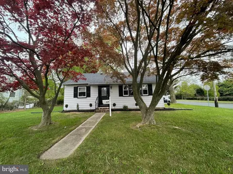 302 Sicklerville Rd, Williamstown, NJ 08094