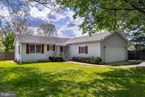11 Ogden Station Rd, West Deptford, NJ 08051