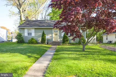 116 E Clinton St, Clayton, NJ 08312