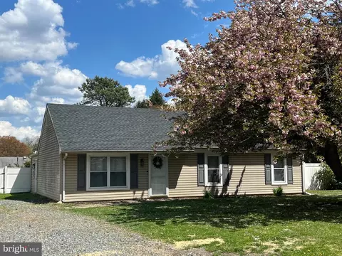 460 Carol Ave, Williamstown, NJ 08094