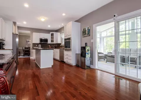 Kitchen - 307 Patsy Ct, West Deptford, NJ 08066 photo 3 of 4
