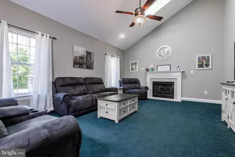 Living - 307 Patsy Ct, West Deptford, NJ 08066 photo 6 of 7