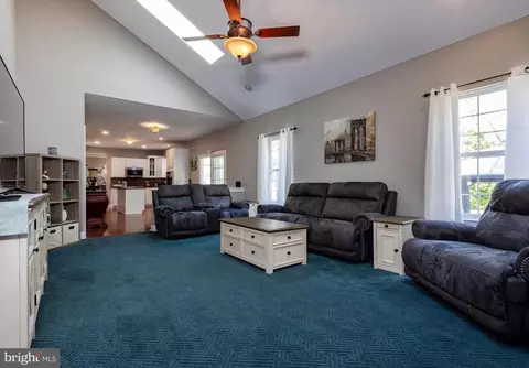 Living - 307 Patsy Ct, West Deptford, NJ 08066 photo 5 of 7