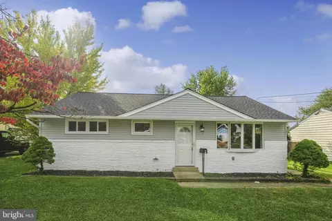 1121 Cooper St, Woodbury, NJ 08096