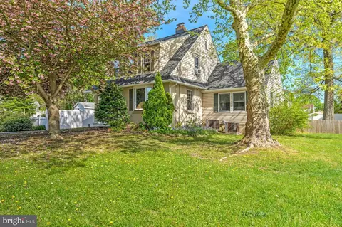 121 E Cumberland Ave, Sewell, NJ 08080