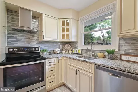 207 8th St, Thorofare, NJ 08086