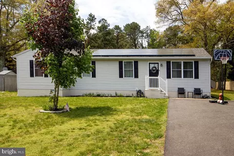 785 Oak Ave, Malaga, NJ 08328