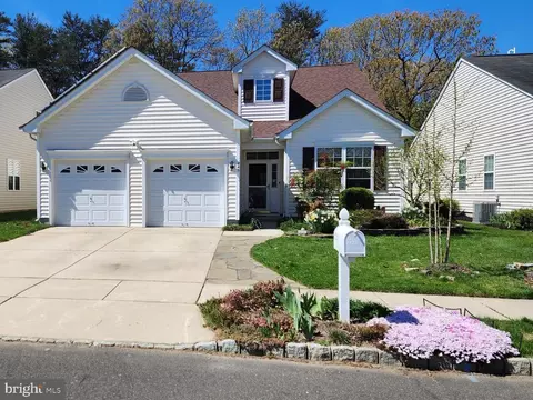 245 Snowy Egret Ln, West Deptford, NJ 08086