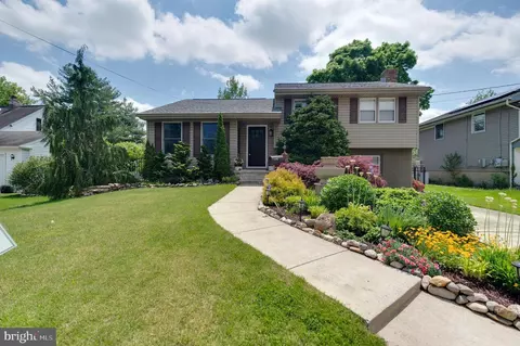 37 Holly Dr, Woodbury, NJ 08096